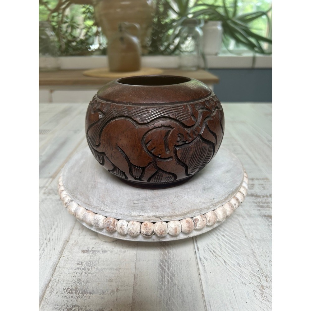 Vintage African hand‎ carved elephant bowl.